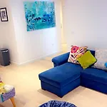 Luxe 2 Bedroom And Sofa Bed - Up To 6 Guests